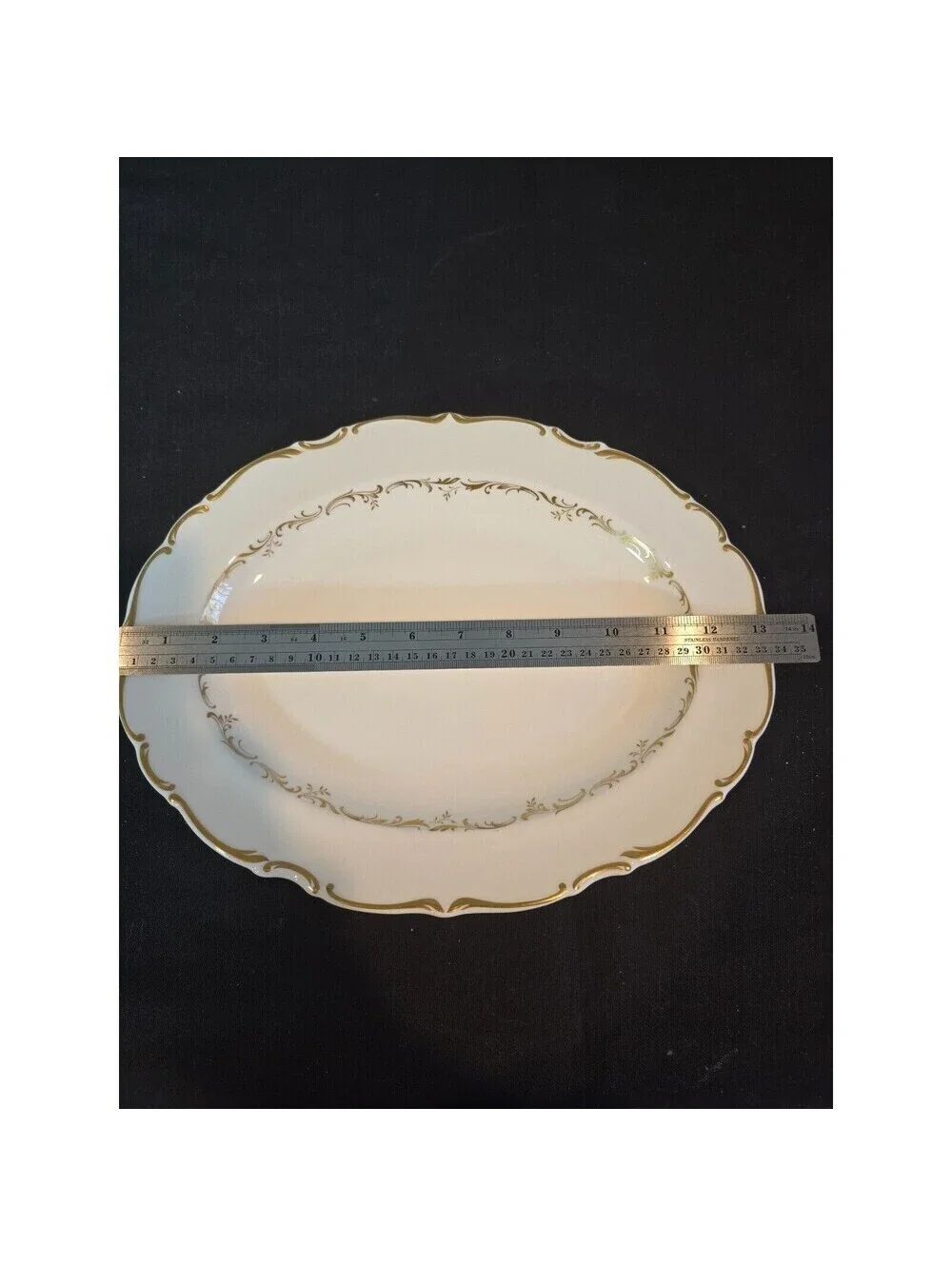 Royal Doulton Richelieu White/Gold 13-5/8